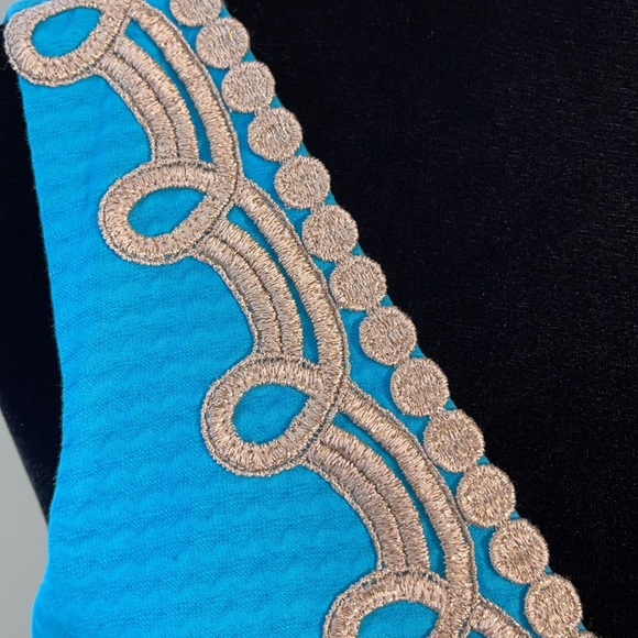 Lilly Pulitzer shift dress w gold trim - Picture 4 of 5